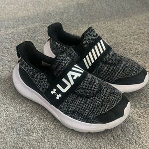 Underarmour Kids Black shoes